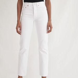 THE FEEL STUDIO - THE WHITE GENUINE